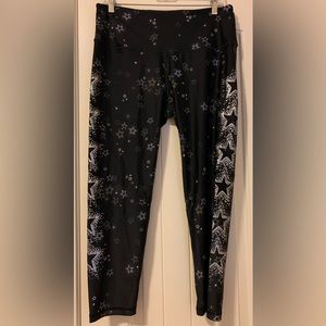 Victoria Secret 7/8 leggings. EUC, XL, small pocket in back, STARS gold & silver
